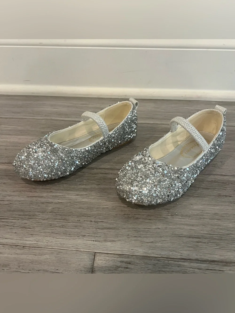 Girls size 13 glitter Mary Jane flats